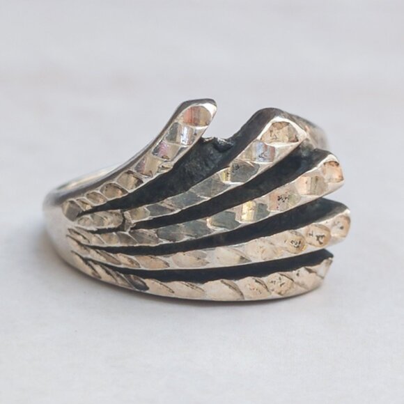 Sterling Silver Hammer‑Textured “Fan” Ring | Size 5 ½ - Picture 1 of 12